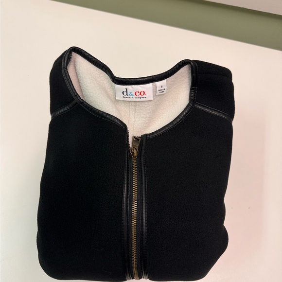 DENIM & CO BLACK FLEECE JACKET W/SHERPA LINING Faux Leather Trim Detail Small - Picture 6 of 7